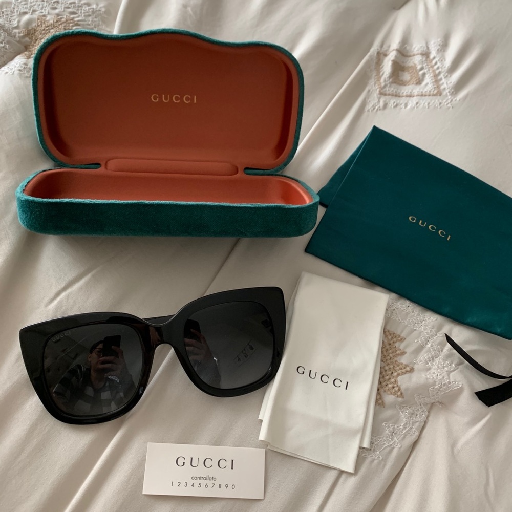 Woman Gucci sunglasses